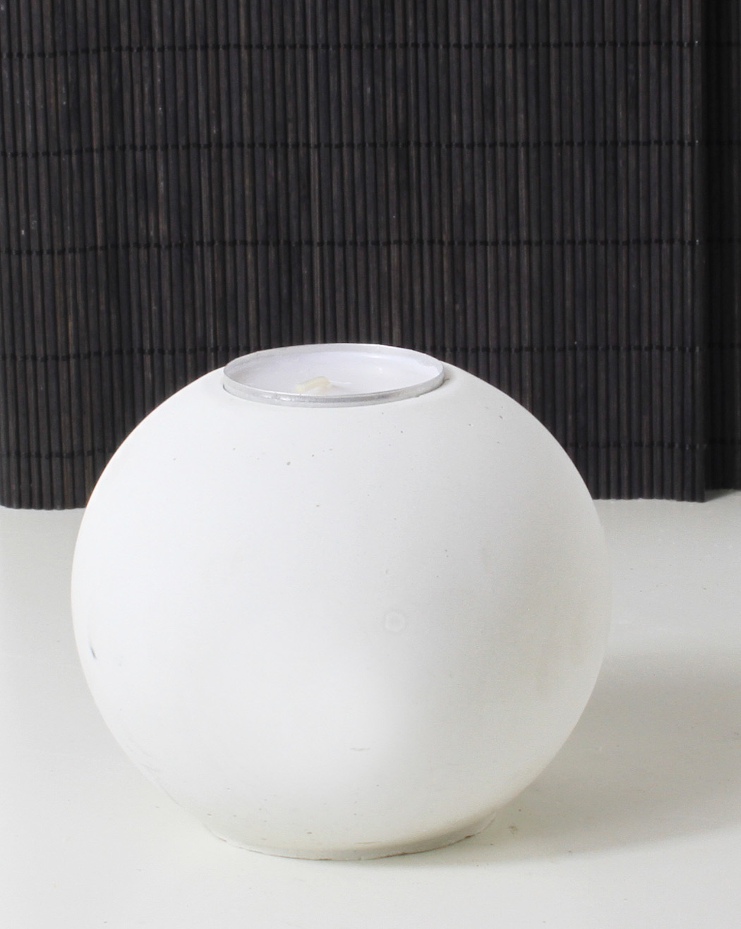 Teelichthalter Kugel aus Beton – Bild 9